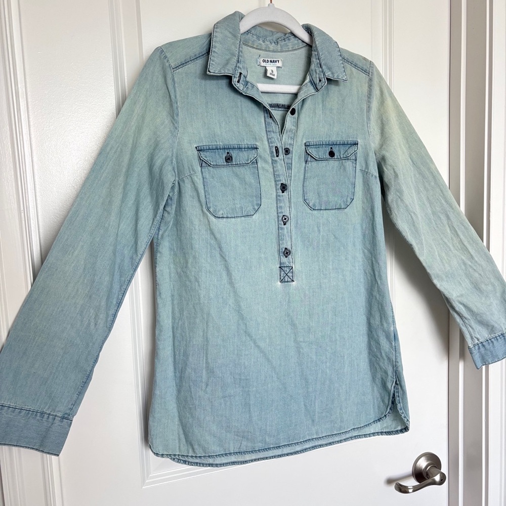 Old Navy 100% Cotton Denim Shirt XS Light Wash Chambray Long Sleeve Utility